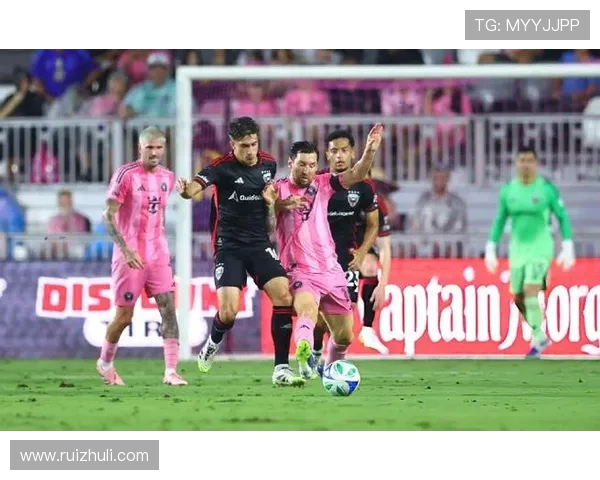 又进球！凉山队 “那个男人” 梅开二度，射手榜登顶